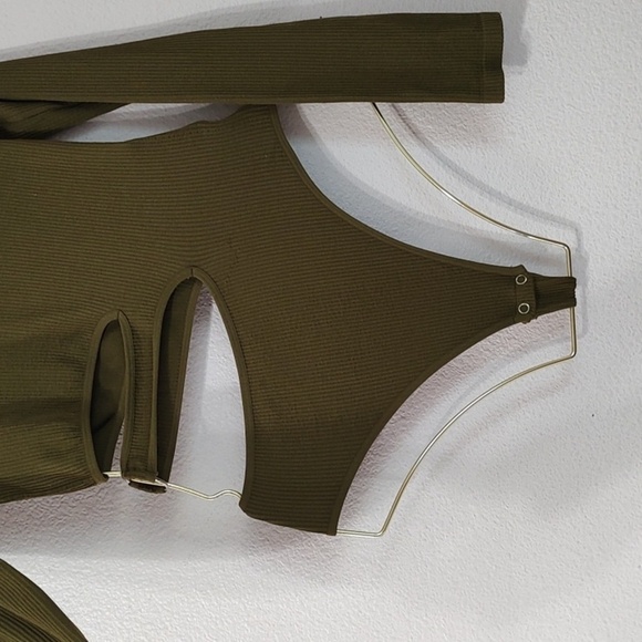 ANWND Army Green Cut Out Long Sleeve Bodysuit Size S/M - Picture 2 of 6